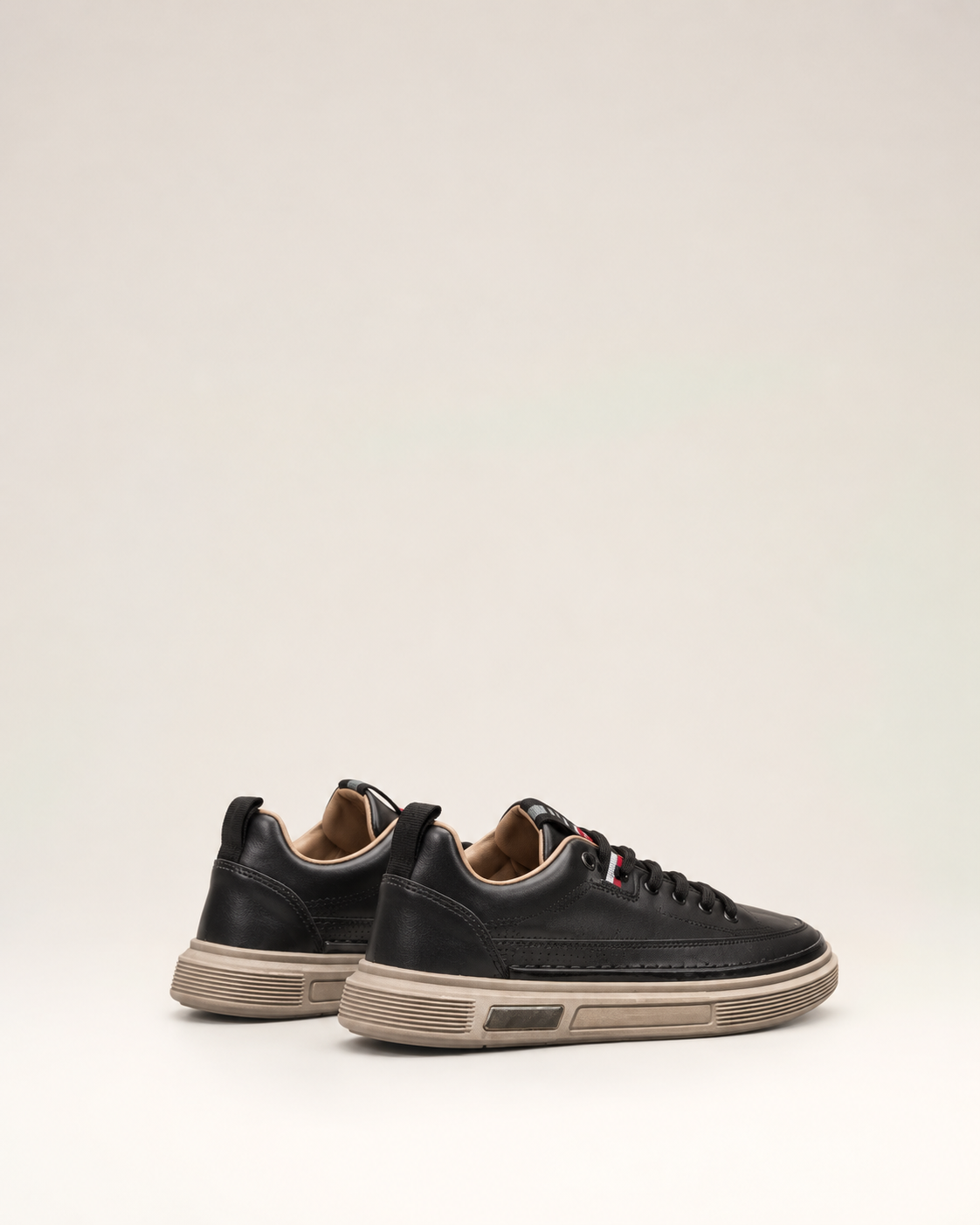 GASPARD | Ribbed Sole Sneakers