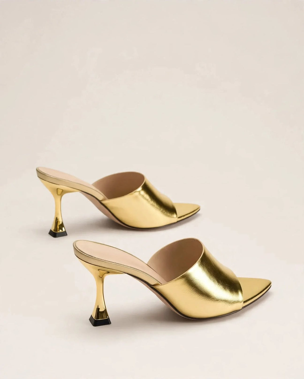 AURÉANE | The Metallic Sculpted-Heel Mules